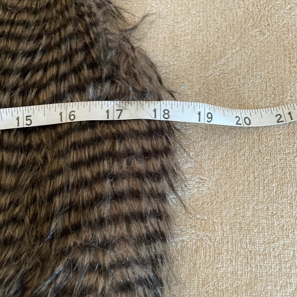 Jack by BB Dakota Faux Fur Striped Vest - Size S - Picture 8 of 12